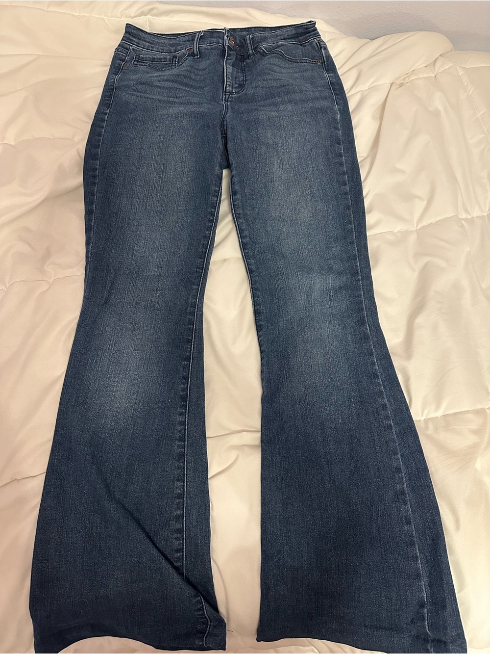 Women’s dark wash jeans